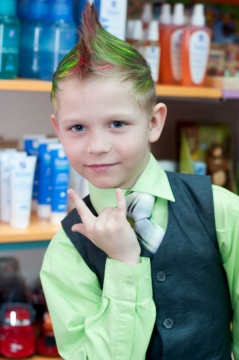 В наших детских парикмахерских «Воображуля» используются только детские косметические средства. Предпочтение мы отдаем французской гипоаллергенной косметике «Bioane»