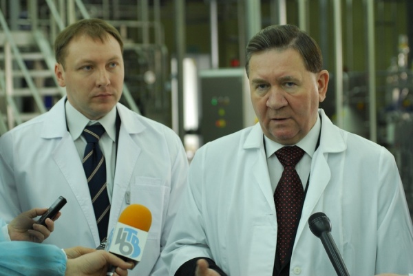 «Выход предприятия на полную мощность позволит увеличить производство молочной продукции в целом по области на 10–15 процентов», – уточнил Александр Николаевич «Выход предприятия на полную мощность позволит увеличить производство молочной продукции в целом по области на 10–15 процентов», – уточнил Александр Николаевич