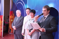 Поздравить первокурсников приехали заместитель губернатора Курской области Сергей Дюмин и глава Курска Ольга Германова Поздравить первокурсников приехали заместитель губернатора Курской области Сергей Дюмин и глава Курска Ольга Германова
