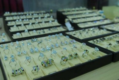 Компания «Империал» предлагает в Курске качественные ювелирные изделия из золота и серебра с драгоценными и полудрагоценными камнями