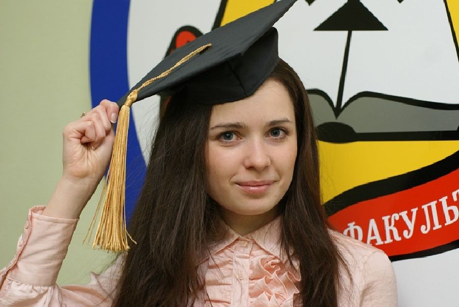 Девизом юридического факультета КГУ является: знания, профессионализм, новации Девизом юридического факультета КГУ является: знания, профессионализм, новации