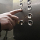 В каких многоэтажках Курска заменят лифты