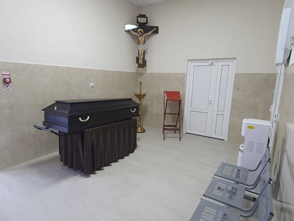 В КРК «В последний путь...» предусмотрен отдельный зал, где организуют прощание и обряд отпевания перед погребением