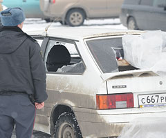 Машину изрешетили из автомата и пистолета Машину изрешетили из автомата и пистолета
