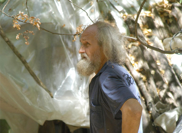 Степан Васильевич одиноко прожил в лесу почти 20 лет