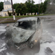 На улице Энгельса вспыхнула машина, врезавшись в столб