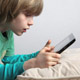 Как мобильный телефон и планшет влияют на здоровье ребенка?