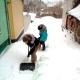Добровольцы продолжают освобождать курские улицы от снежного плена