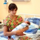 Беженка из Украины родила в Курске дочку