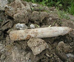 Ржавый снаряд откопали жители Октябрьского района Ржавый снаряд откопали жители Октябрьского района