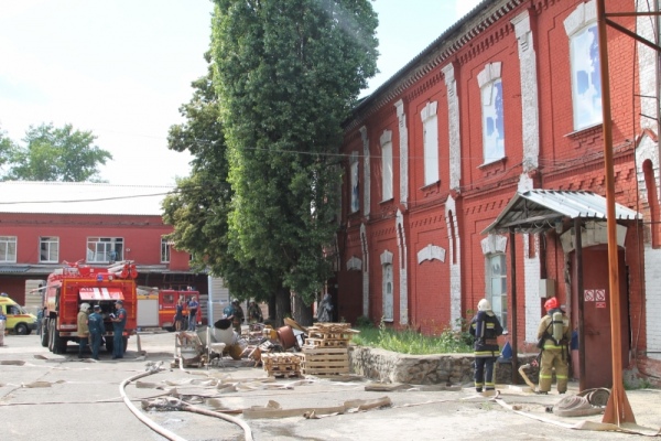 Курские пожарные успешно "потушили" ликероводочный завод