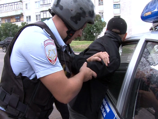 В Железногорске полиция задержала мужчину, пытавшегося украсть из банкомата миллион