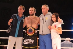 Обладателем пояса стал трехкратный чемпион Дагестана Казават Сулейманов (в центре)