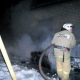 В Курске второклассники устроили костер в стоявшем во дворе «Рено»