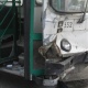 Под Курском «Нива» врезалась в остановившийся на светофоре автобус