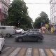 В центре Курска переходившая дорогу на красный свет девушка попала под машину
