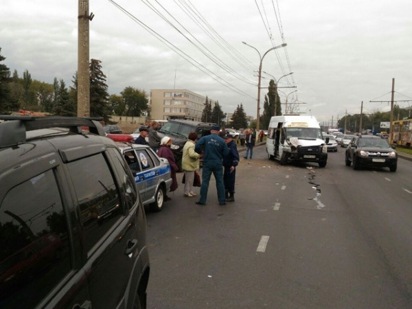 В ДТП с маршруткой на улице Энгельса сегодня пострадали 4 человека