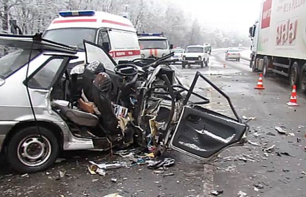 Под Курском в автокатастрофе погибли две женщины, еще четыре человека пострадали