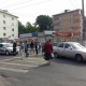 В центре Курска автомобиль сбил на светофоре двух женщин