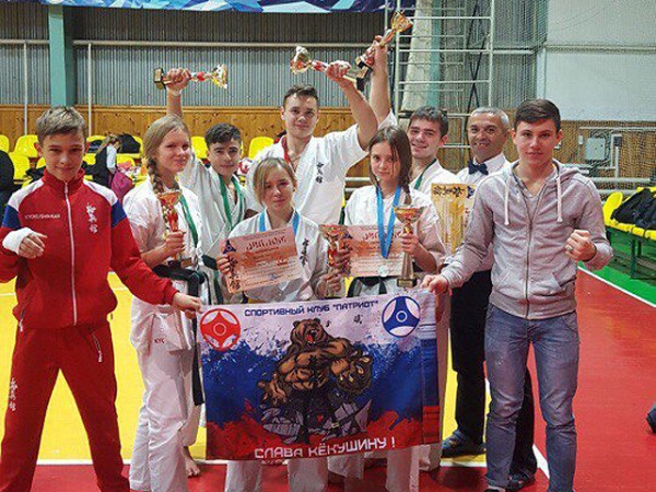 Курские каратисты завоевали шесть медалей в Тамбове