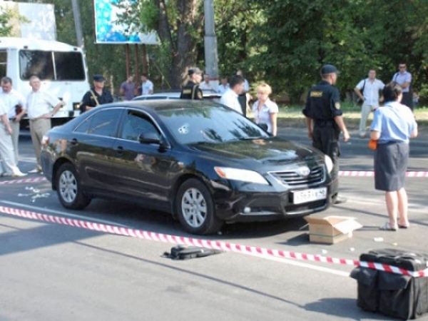 Алексея Украинцева застрелили, когда он ехал в машине и остановился на перекрестке улиц Карла Маркса и Кавказской