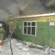 Ночью в Курске горел дом, на пожаре спасен пенсионер