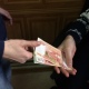 Курянин шантажировал знакомого, вымогая крупные суммы денег