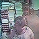 Внимание, розыск! В Курске ищут даму, подозреваемую в краже кошелька и мобильника (ФОТО)