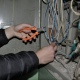 В Курске 16-летнего парня поразило током при попытке срезать провода на заводе