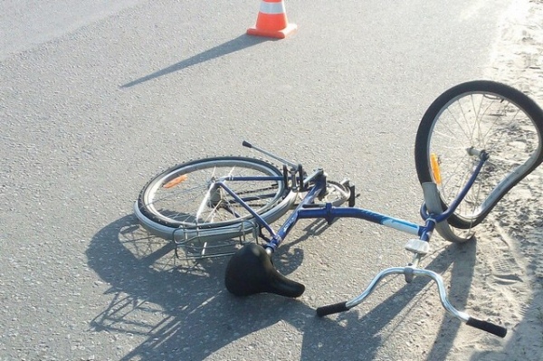 В Курчатове "шестёрка" сбила велосипедиста на тротуаре