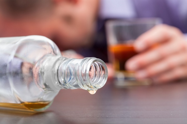 657 случаев отравления алкоголем зафиксировали в Курской области