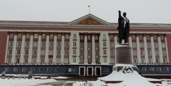 Двух замгубернатора Курской области лишили части полномочий