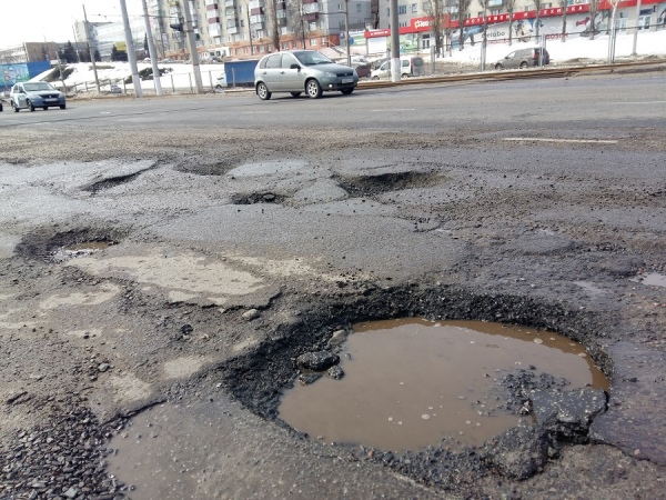 В Курске на ремонт дорог в этом году планируют потратить около миллиарда рублей