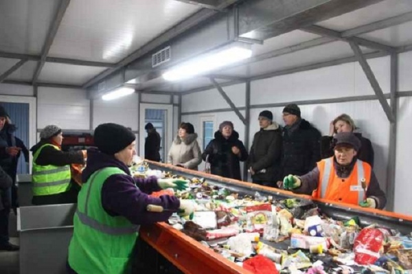 В декабре прошлого года мусоросортировочный комплекс в тестовом режиме запущен в Рыльском районе В декабре прошлого года мусоросортировочный комплекс в тестовом режиме запущен в Рыльском районе