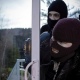 Двое курян украли из магазина унитаз и 90 тысяч рублей