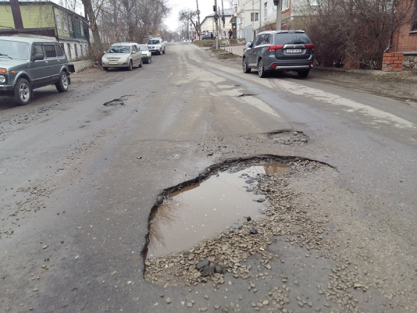 На ремонт и строительство дорог в Курске потратят более 1,6 миллиарда рублей