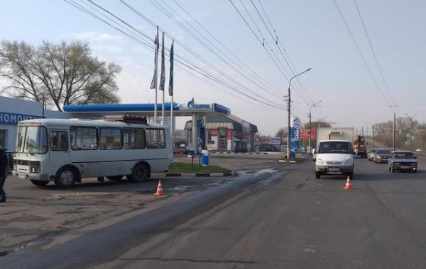 В Курске в столкновении ГАЗели и ПАЗа пострадал пассажир маршрутки