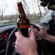 В Курске задержан водитель, который колесил по улицам, за рулем распивая алкоголь