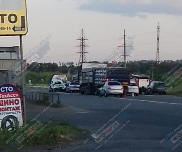 В Курске в столкновении грузовика и «Лады» ранены пенсионеры