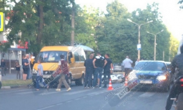 Под Курском столкнулись два мотоциклиста и два автомобилиста