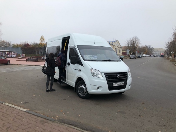 Многие старшеклассники из Будановки добираются в Свободу на занятия в кружках и секциях на маршрутке Многие старшеклассники из Будановки добираются в Свободу на занятия в кружках и секциях на маршрутке