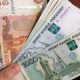 Курянин поздравил знакомую с праздниками и лишился всех денег