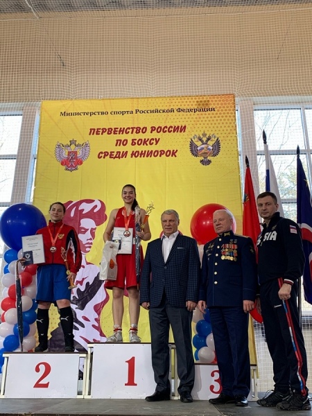 Карина Бабаназарова завоевала "золото" среди спортсменок в весовой категории до 60 кг Карина Бабаназарова завоевала "золото" среди спортсменок в весовой категории до 60 кг