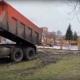 В Курске полицейский УАЗ вытянул из грязи застрявший «КамАЗ»