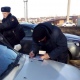 Курян штрафуют за незаконную уличную торговлю и парковку на газонах