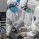 Врачи, работающие с больными коронавирусом, будут дополнительно получать по 80 тысяч рублей