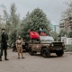 В Курске военные устроили концерты во дворах ветеранов