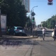 В центре Курска машина вылетела на тротуар
