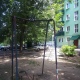 В Курске на шестилетнюю девочку упали развалившиеся качели