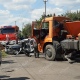 В Курске грузовик смял легковушку, погиб водитель